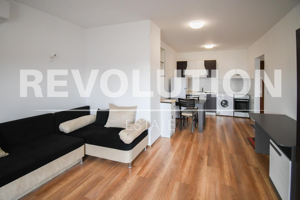 Дава се под наем Двустаен апартамент в София, Павлово - 65 кв.м за 500 € - Снимка #1