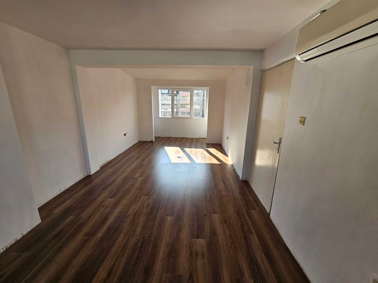 Продава се Мезонет в Варна, Център - 150 кв.м за 1067 €/кв.м - Снимка #14