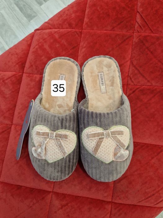 Тапочки жееские домашние.