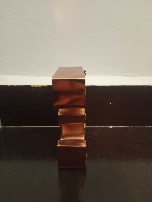 Inițială ( E ) cu luminite