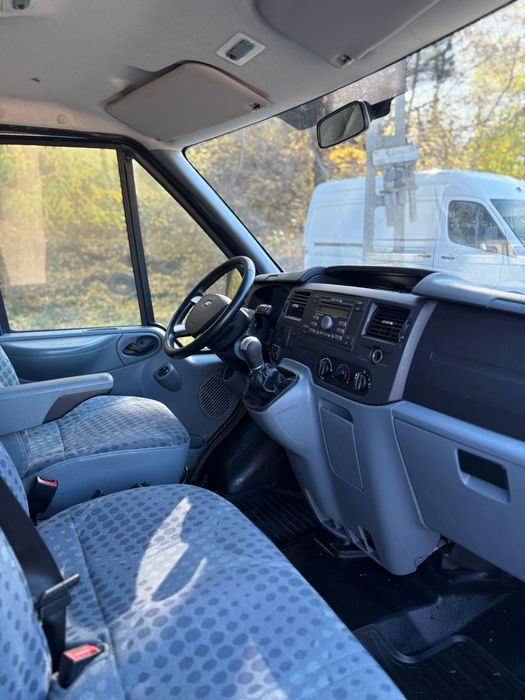 Ford transit 2011 8+1