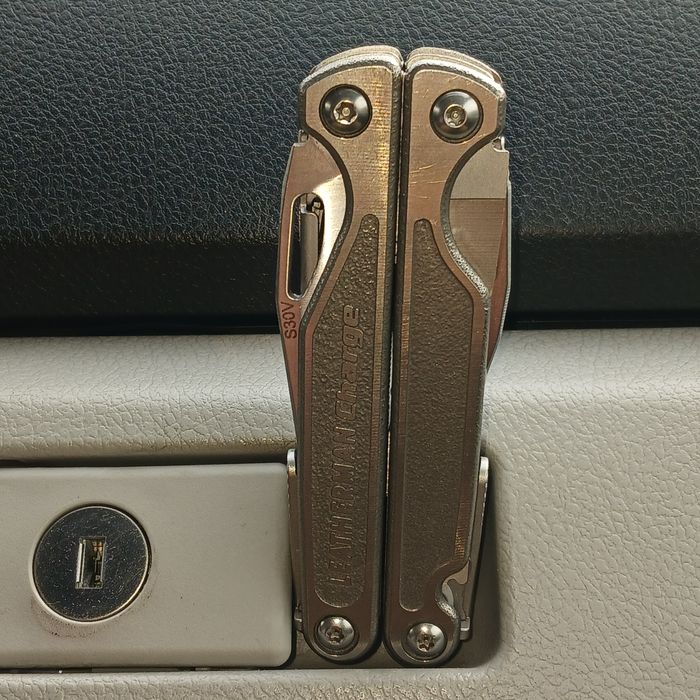 Лезерман чардж ти ай