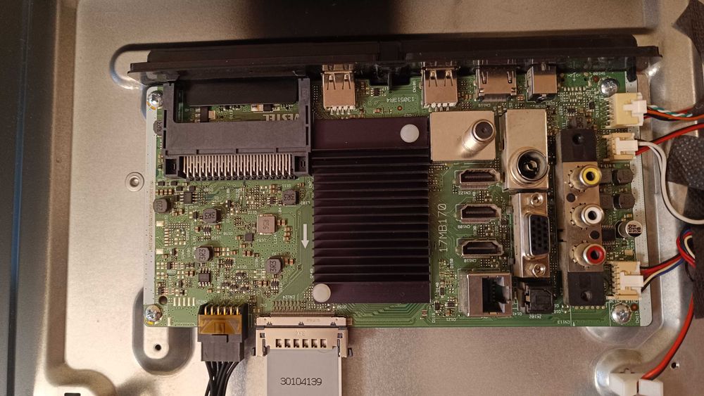 50 инчов телевизор за ремонт или на части