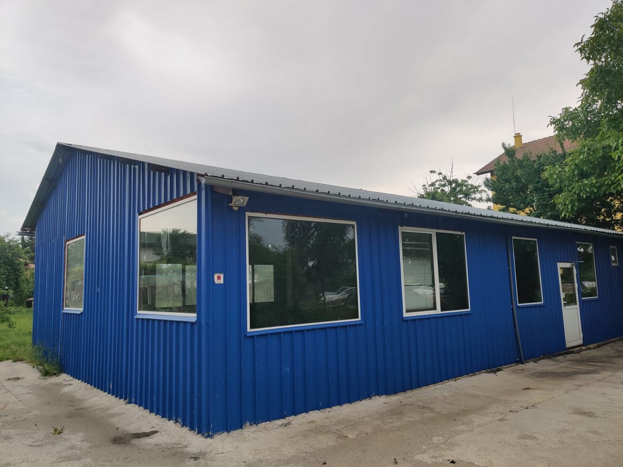 Дава се под наем Промишлена сграда в Нови Искър - 461 кв.м за 816 € - Снимка #2