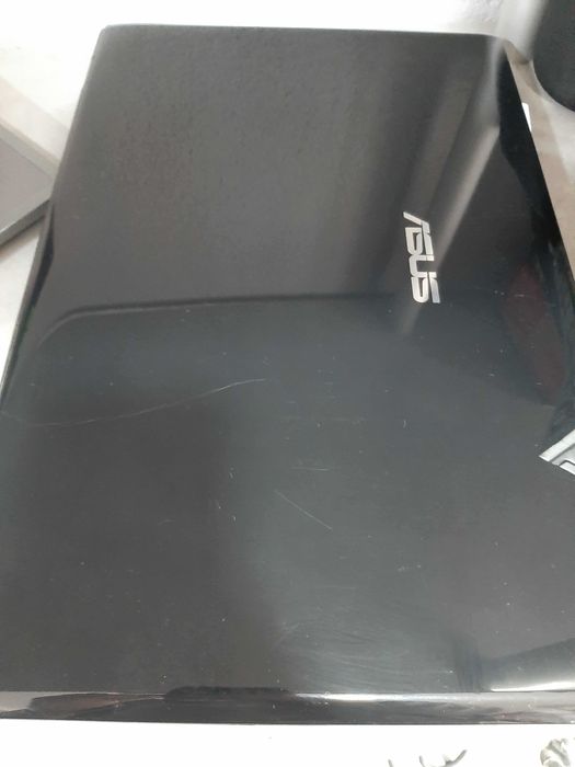 Лаптоп Asus N50v