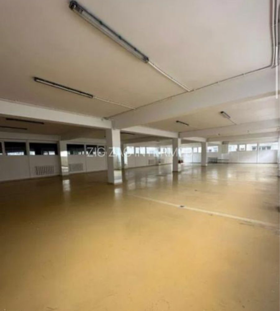Spatiu comercial - 370mp (Etaj1) + 340mp parcare privata - PIATA CET