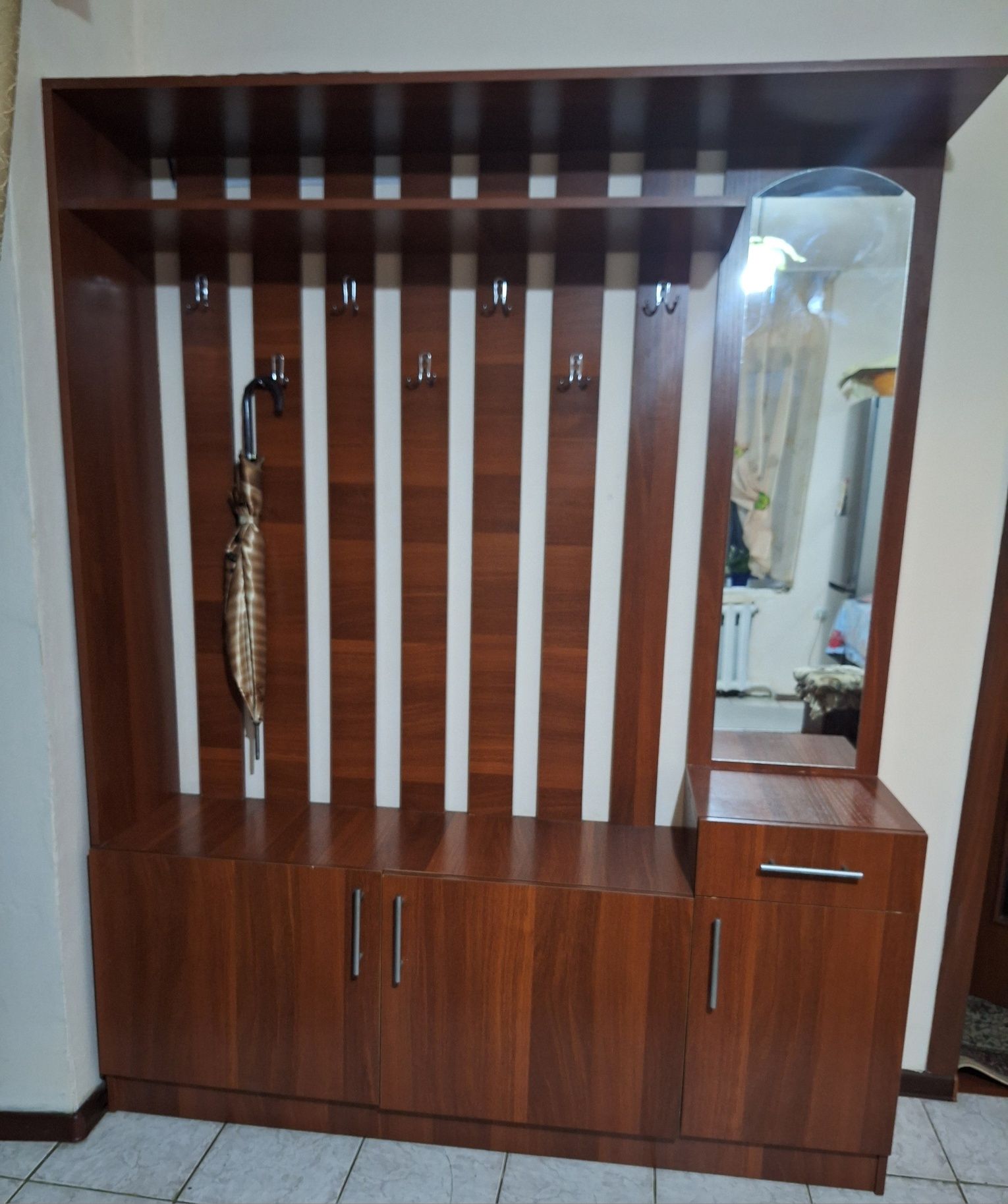 Продам Прихожую в хорошем состоянии