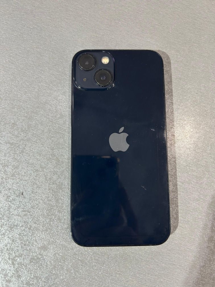 Продам iPhone 13