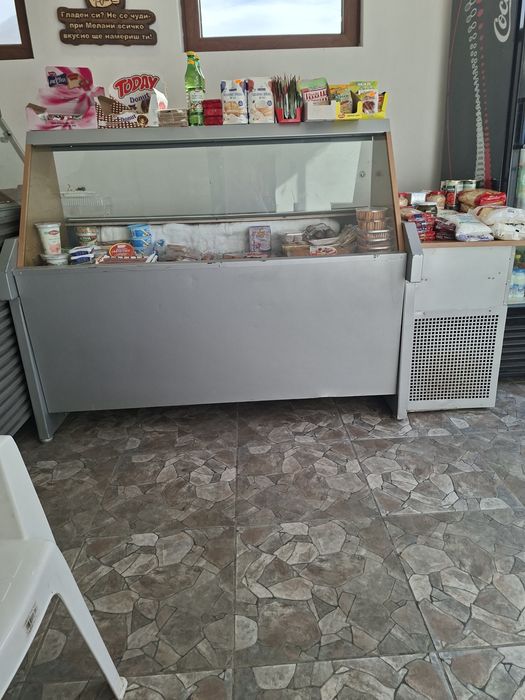 Хладилна ветрина