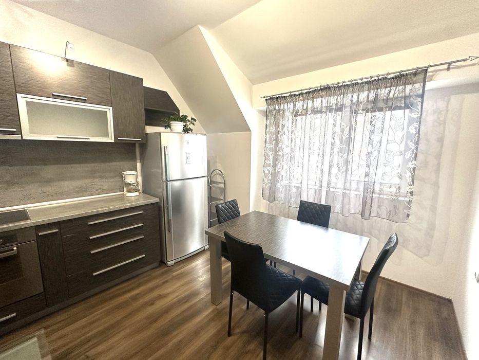 Дава се под наем Тристаен апартамент в Варна, Левски - 97 кв.м за 663 € - Снимка #1