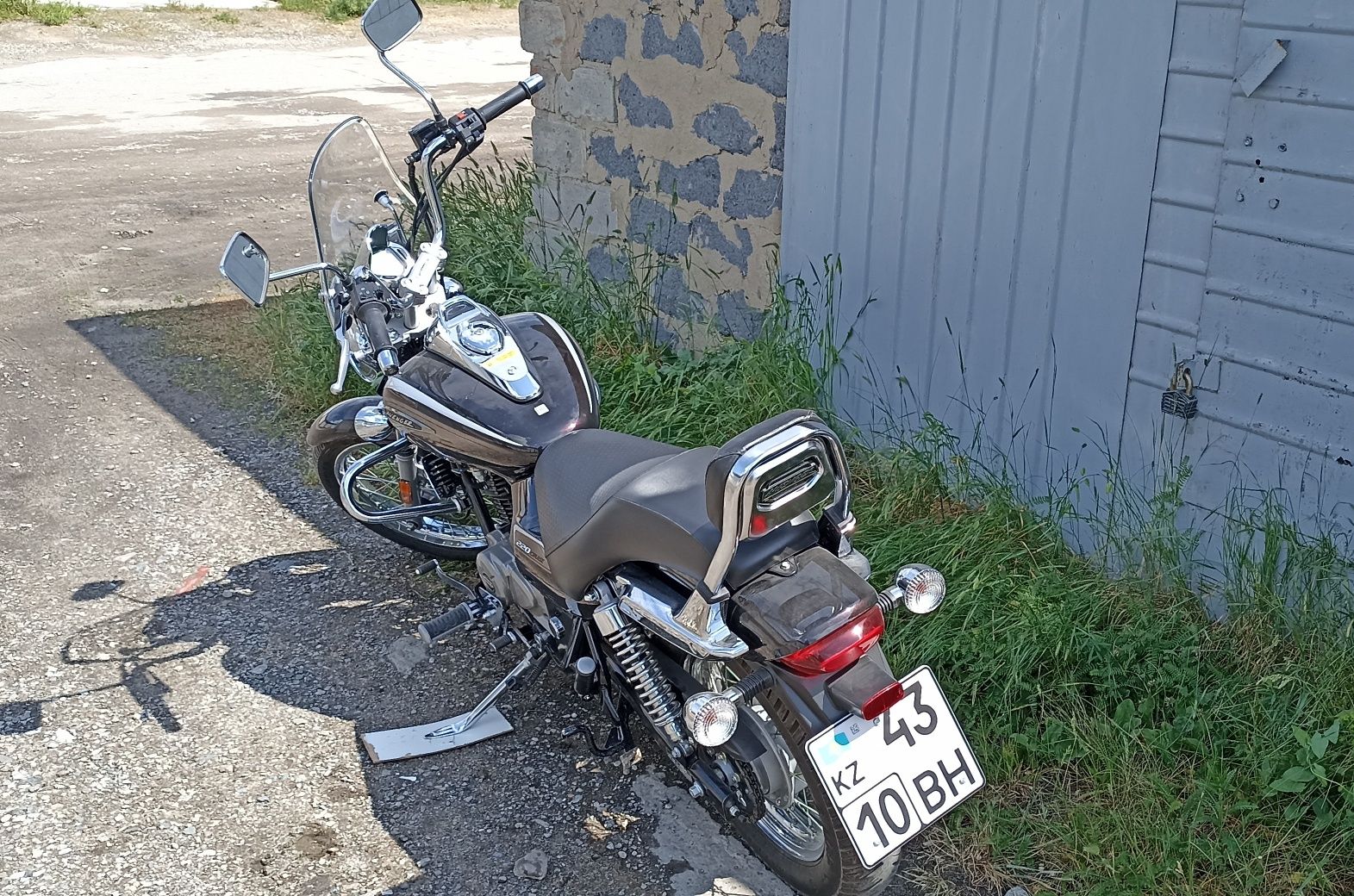 Круизер Bajaj Avenger 220