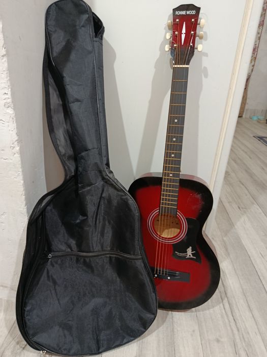 Продам гитару в отличном состоянии