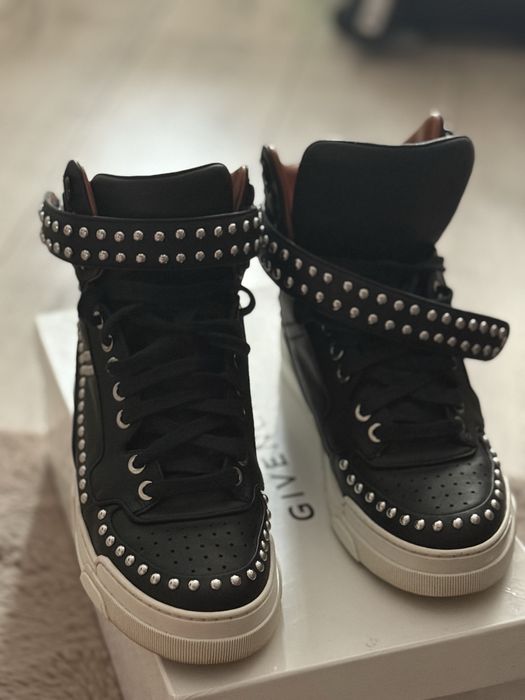 Vand ghete dama Givenchy originale