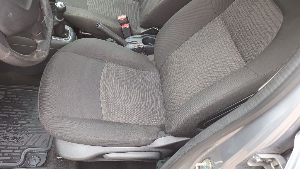 Peugeot 301 benzină