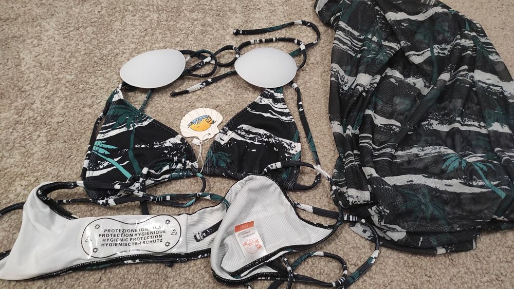 Costum baie 3 piese cu slip brazilian reglabil lateral