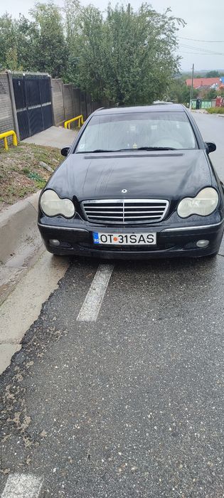 Vând Mercedes c 200