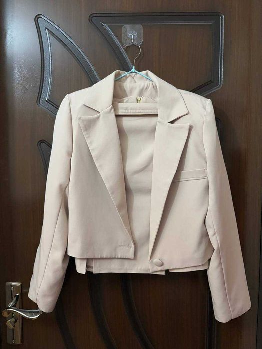 Костюм-двойка: пиджак юбка