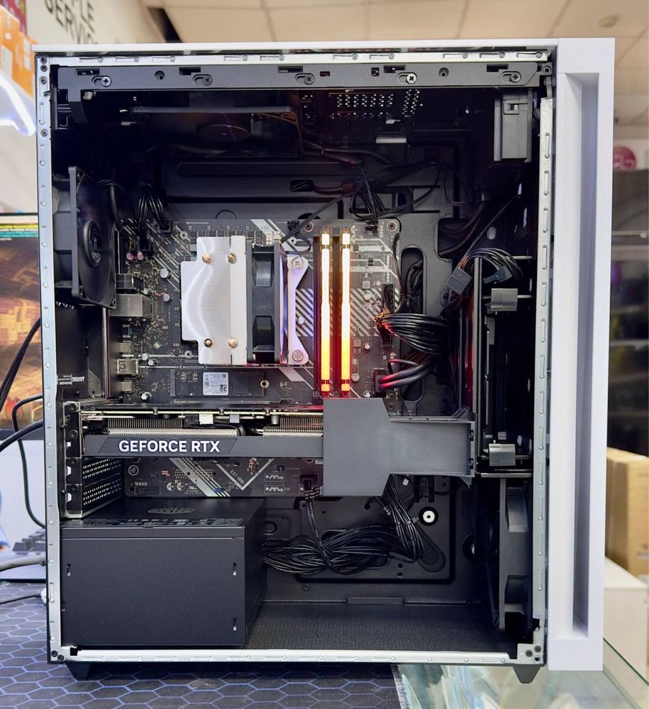 Новая белая сборка HP OMEN