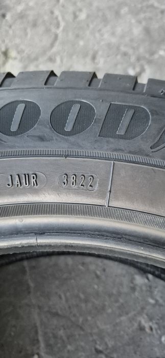 2 anvelope iarna ca si noi Goodyear,dot 2022.Pretul este pe bucata