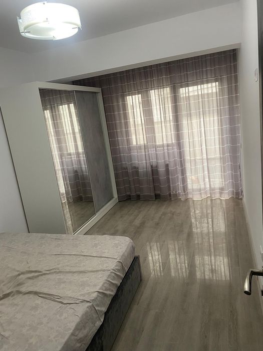 Apartament de inchiriat 3 camere etaj 1 cu terasa de 40 mp bulevard