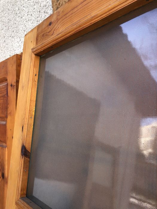 Врата дървена масив чам с брава - 4 броя