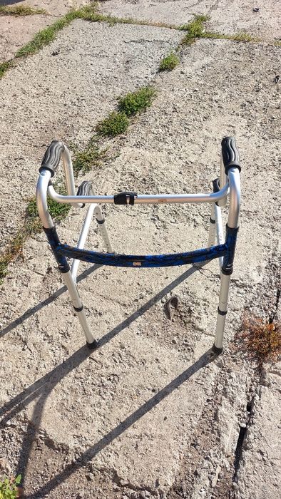 Ходунки для поддержки