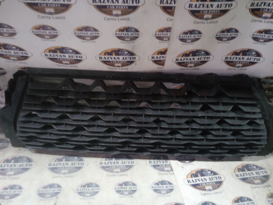 grila bara fata dacia duster 2019