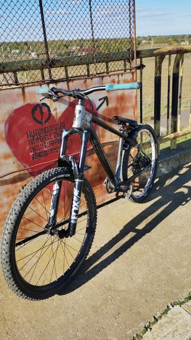 Vând bicicleta cube Hardtrail