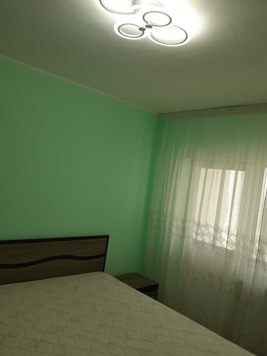 De închiriat  apartament 3 camere  renovat  – doar pe termen lung