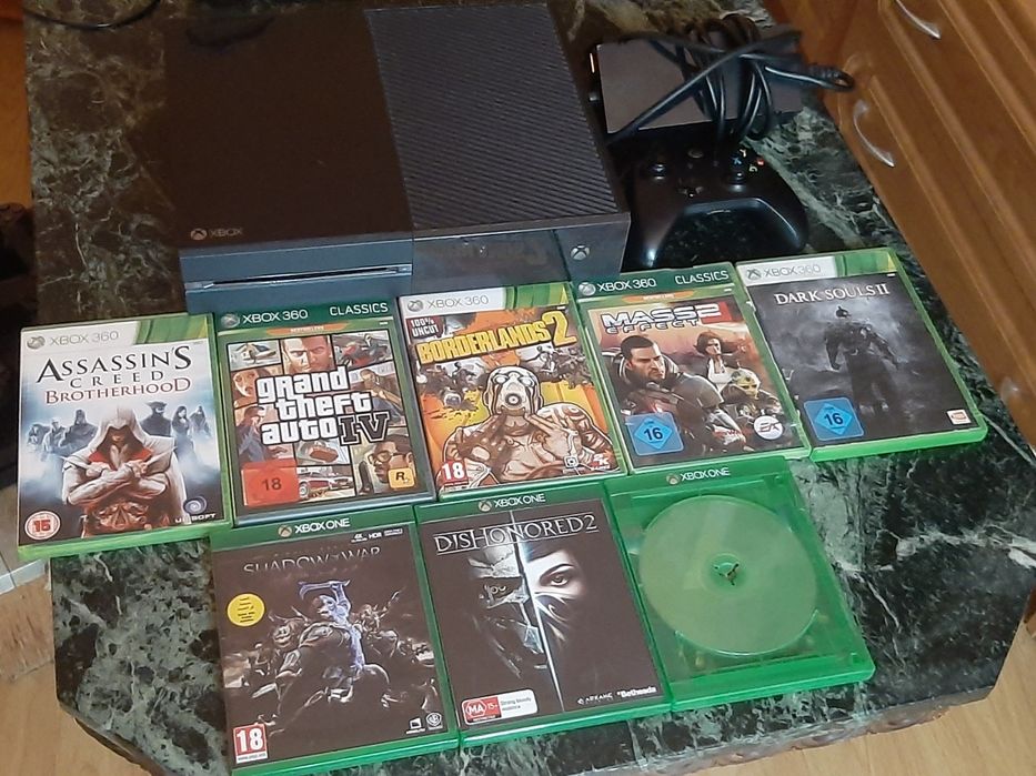 Xbox One Launch Edition+8 jocuri+manetă+încarcător-funcțional