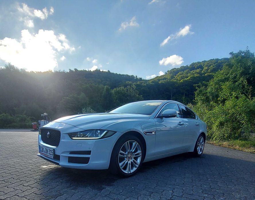 Jaguar Xe Prestige Alb Perlat 2017