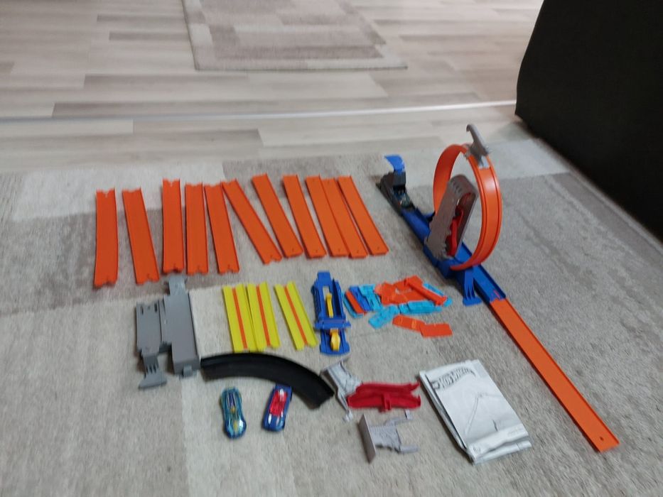 Lansator si piese Hot Wheels