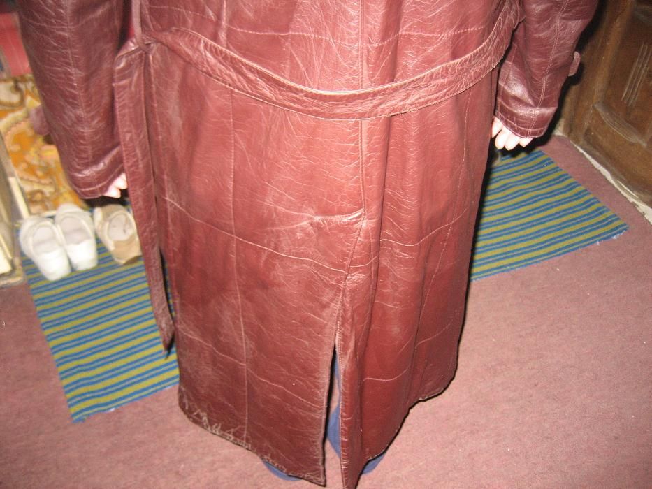 Haina de dama din piele naturala visinie matlasata