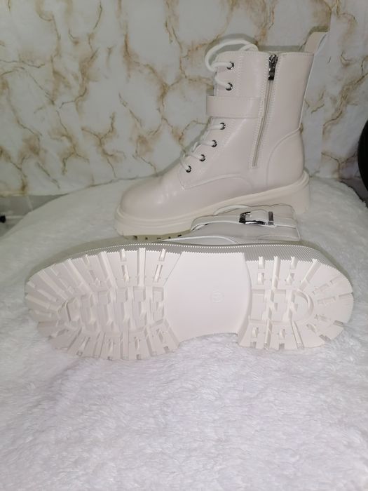 Дамски Бели Боти 41 номер