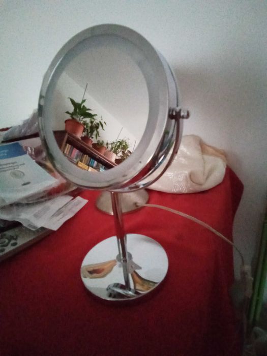 Oglinda cosmetica led