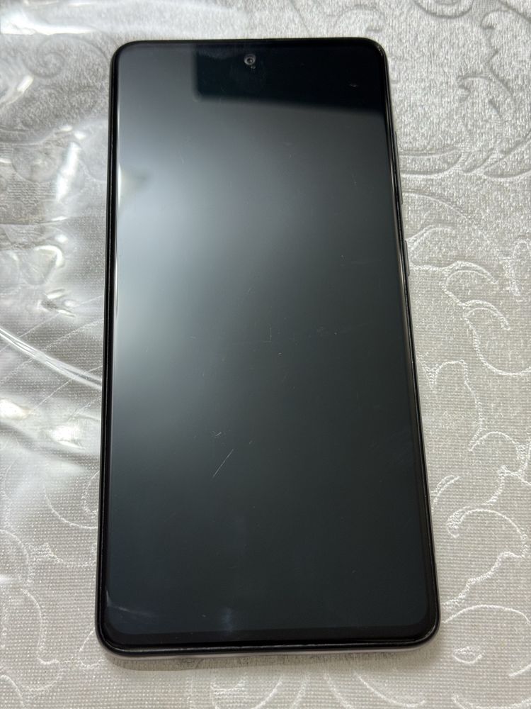 Samsung A51 sotiladi.