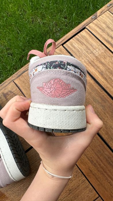 Nike dunk low jordan