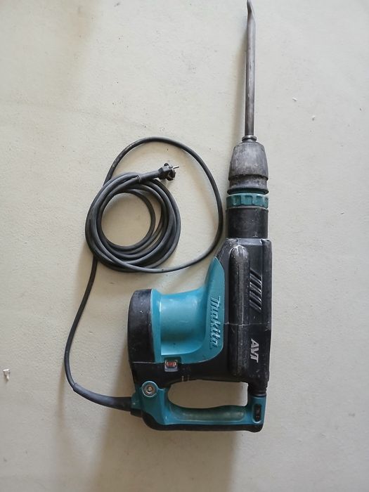 Ciocan demolator makita HM1213C