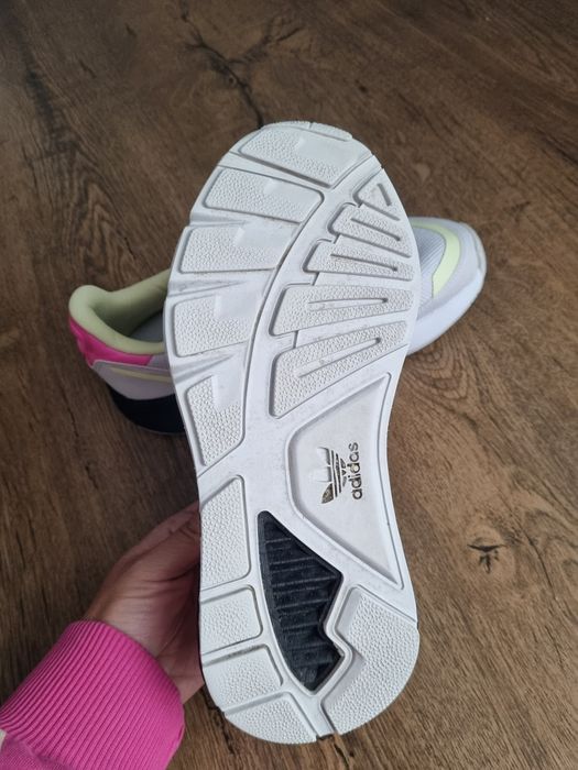 Adidasi femei adidas