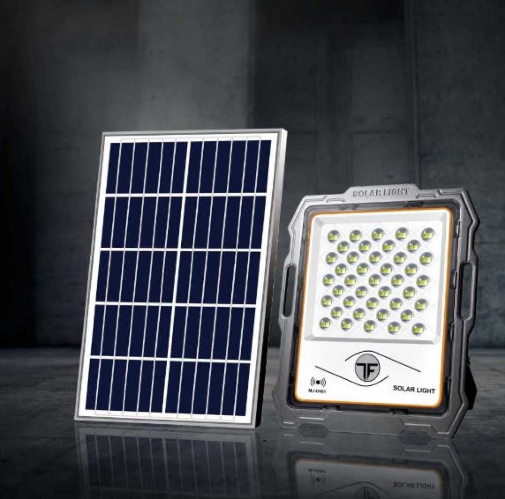 Мощен LED соларен прожектор с дистанционно, 300W, 236 LED, IP67