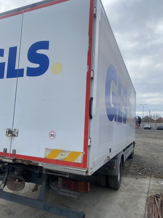 Vand Atego. /1218/ an 2012/ box/duba cu usi