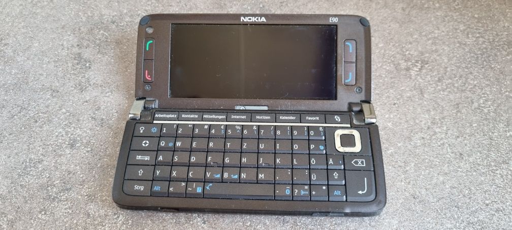 Nokia E90 (gen Communicator) functional,in stare buna.