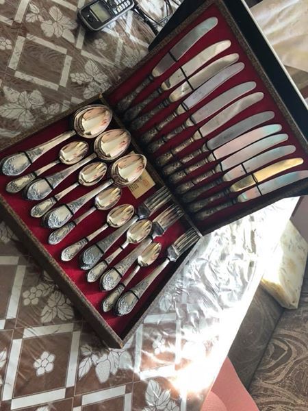 подарок на свадьбу набор столовых приборов новый