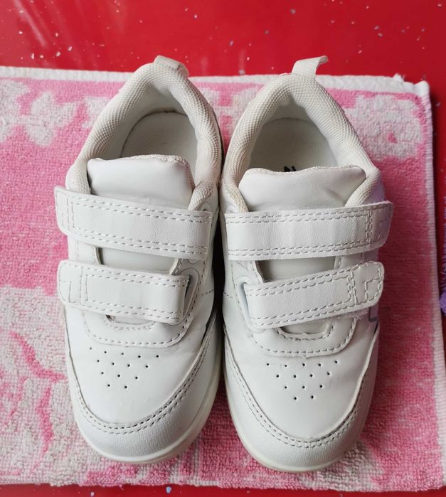 Vând Adidas copiii