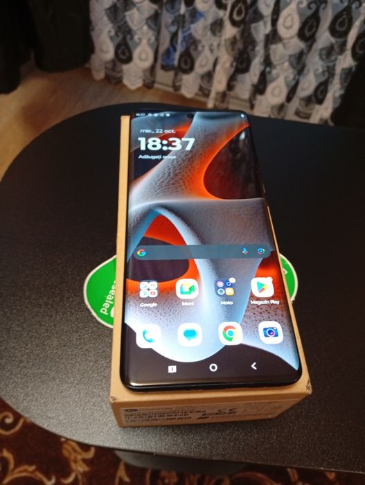 Motorola edge 50 pro și honor 200 Smart 5g