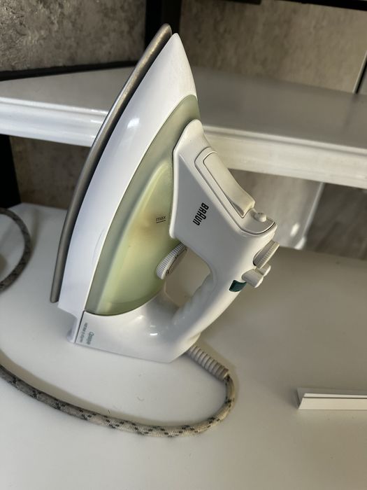 Продам утюг Braun