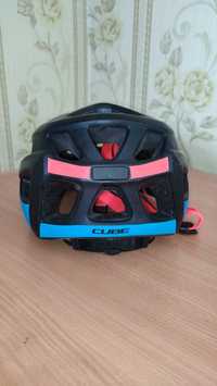 велосипедный шлем Cube PRO.