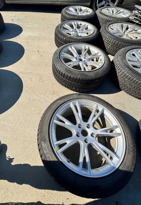 Anvelope Pirelli 255/45 R19 + jante R19 5x114.3