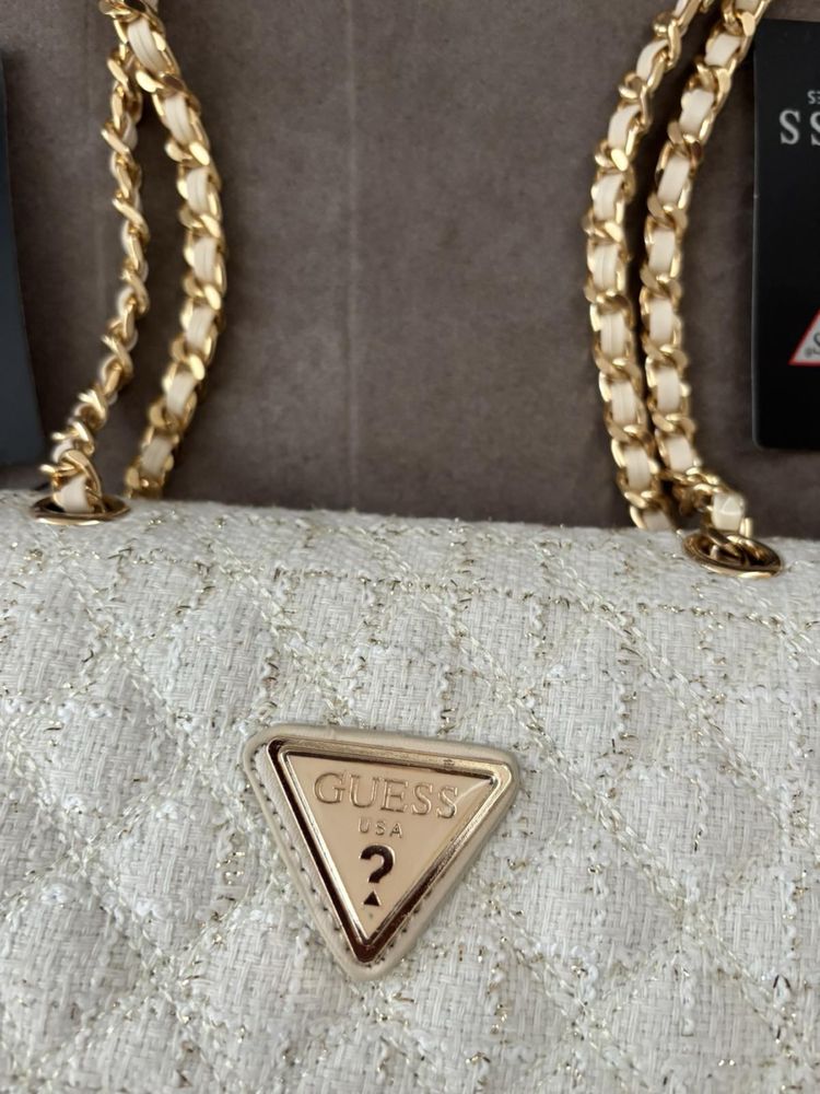 Дамска чанта Guess