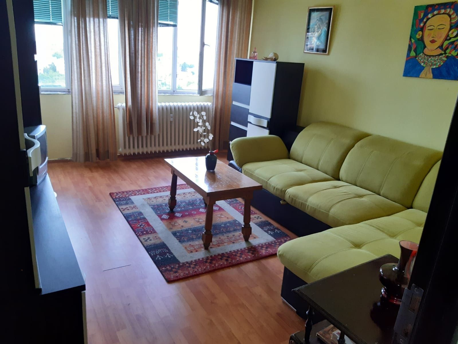 Închiriez apartament cu 2 camere zona Boul Rosu